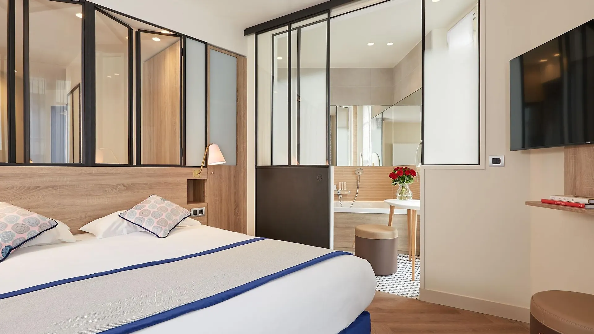 Hotel De Sevigne 3*