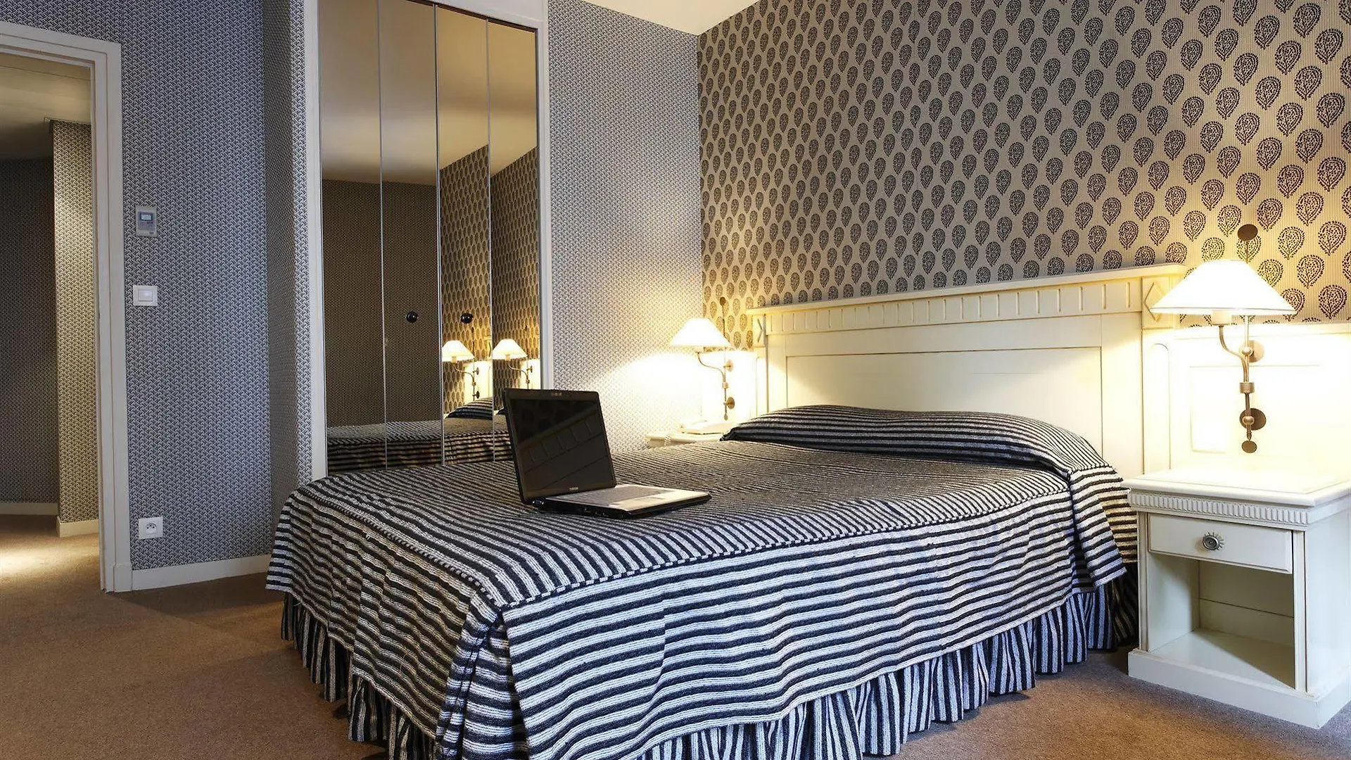 De Sevigne Paris