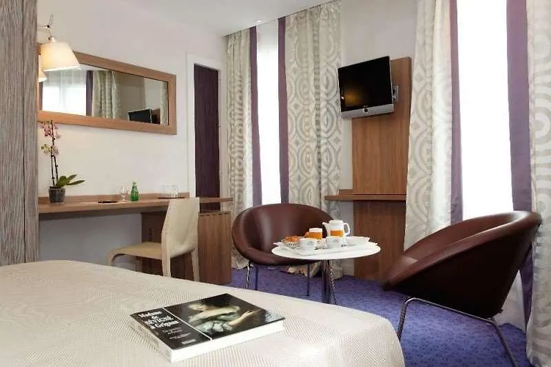 Hotel De Sevigne Paris